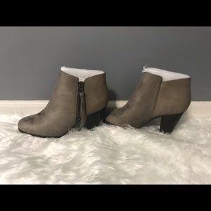 Brown/tan booties